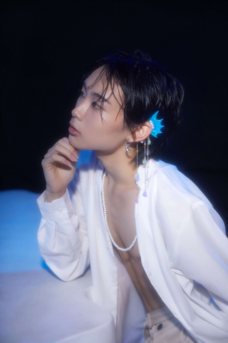 Aqua set, shot 1